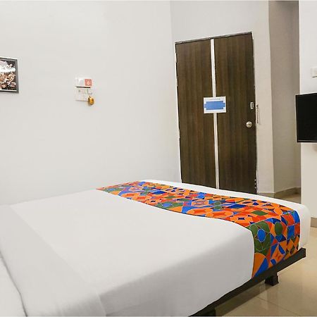 Fabhotel Aura Homes - Nr Khandoba Mandir Pimpri-Chinchwad エクステリア 写真