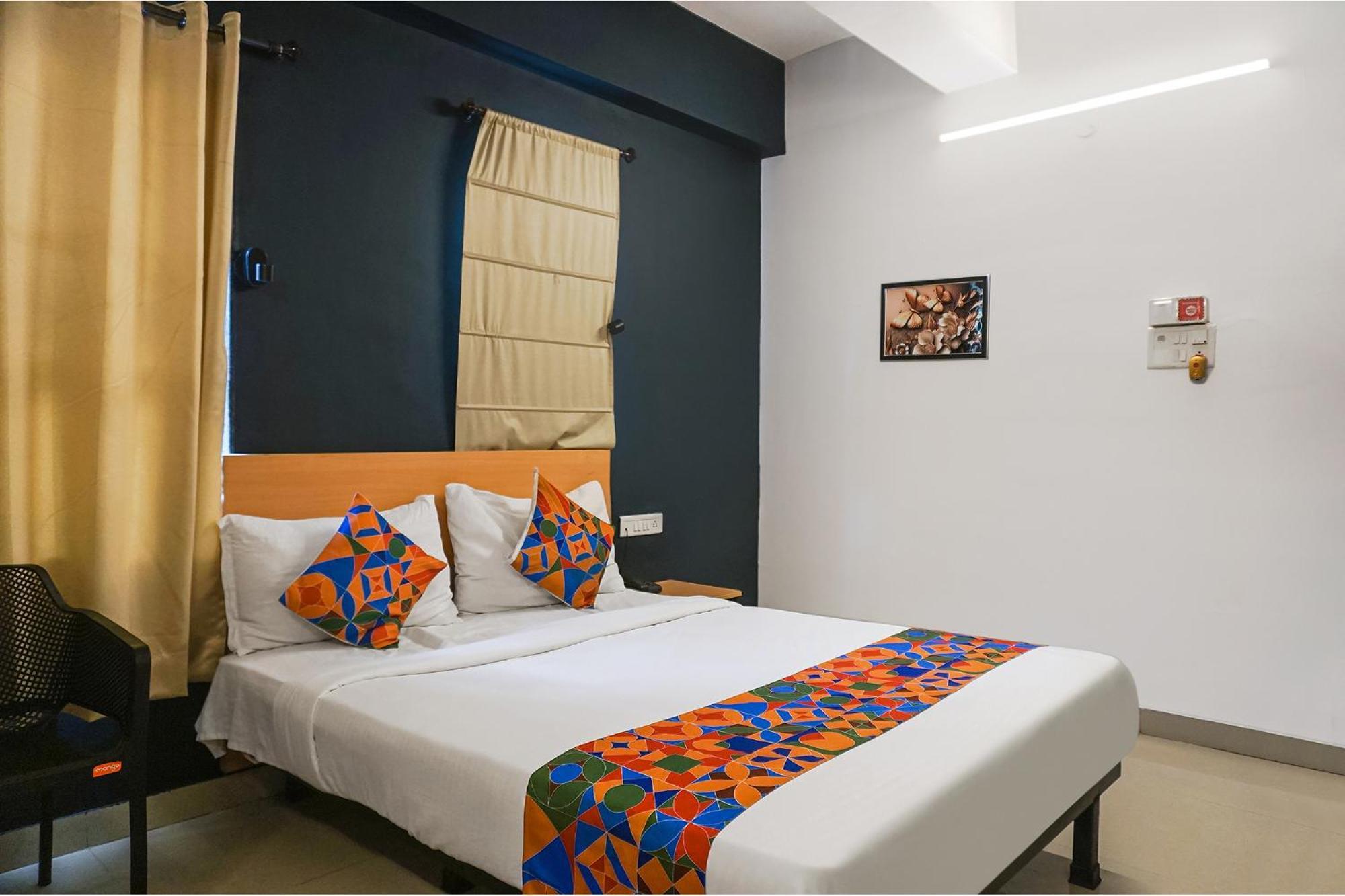 Fabhotel Aura Homes - Nr Khandoba Mandir Pimpri-Chinchwad エクステリア 写真