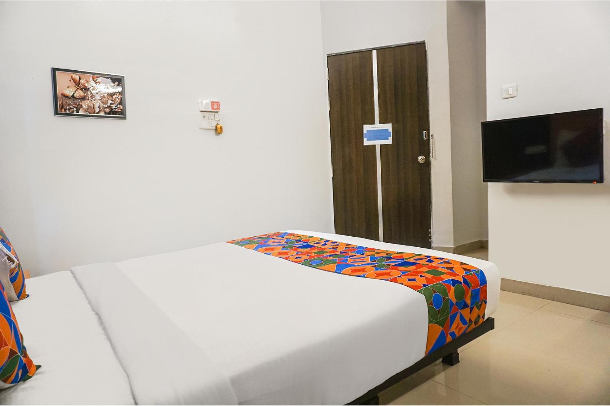 Fabhotel Aura Homes - Nr Khandoba Mandir Pimpri-Chinchwad エクステリア 写真