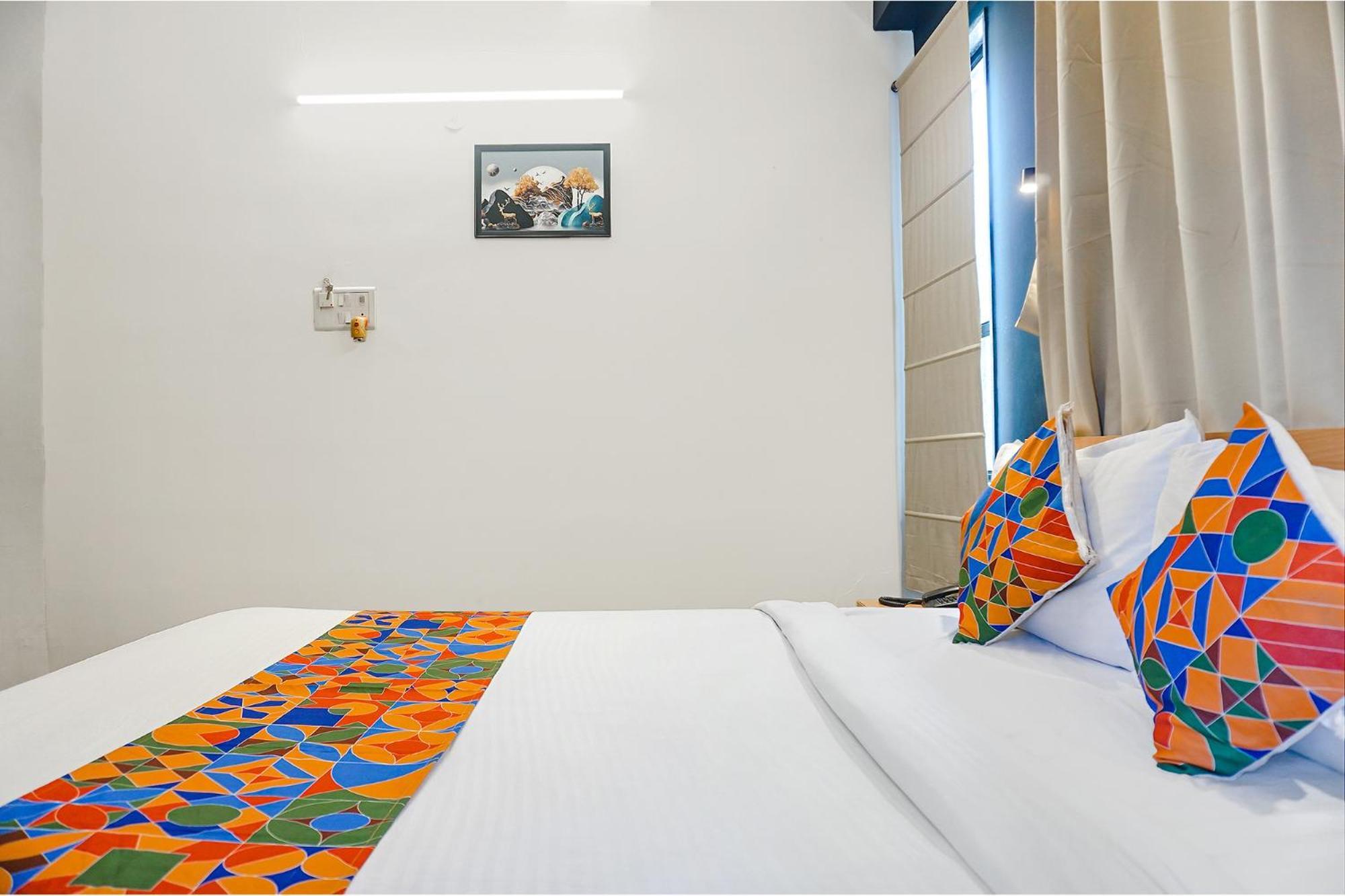 Fabhotel Aura Homes - Nr Khandoba Mandir Pimpri-Chinchwad エクステリア 写真