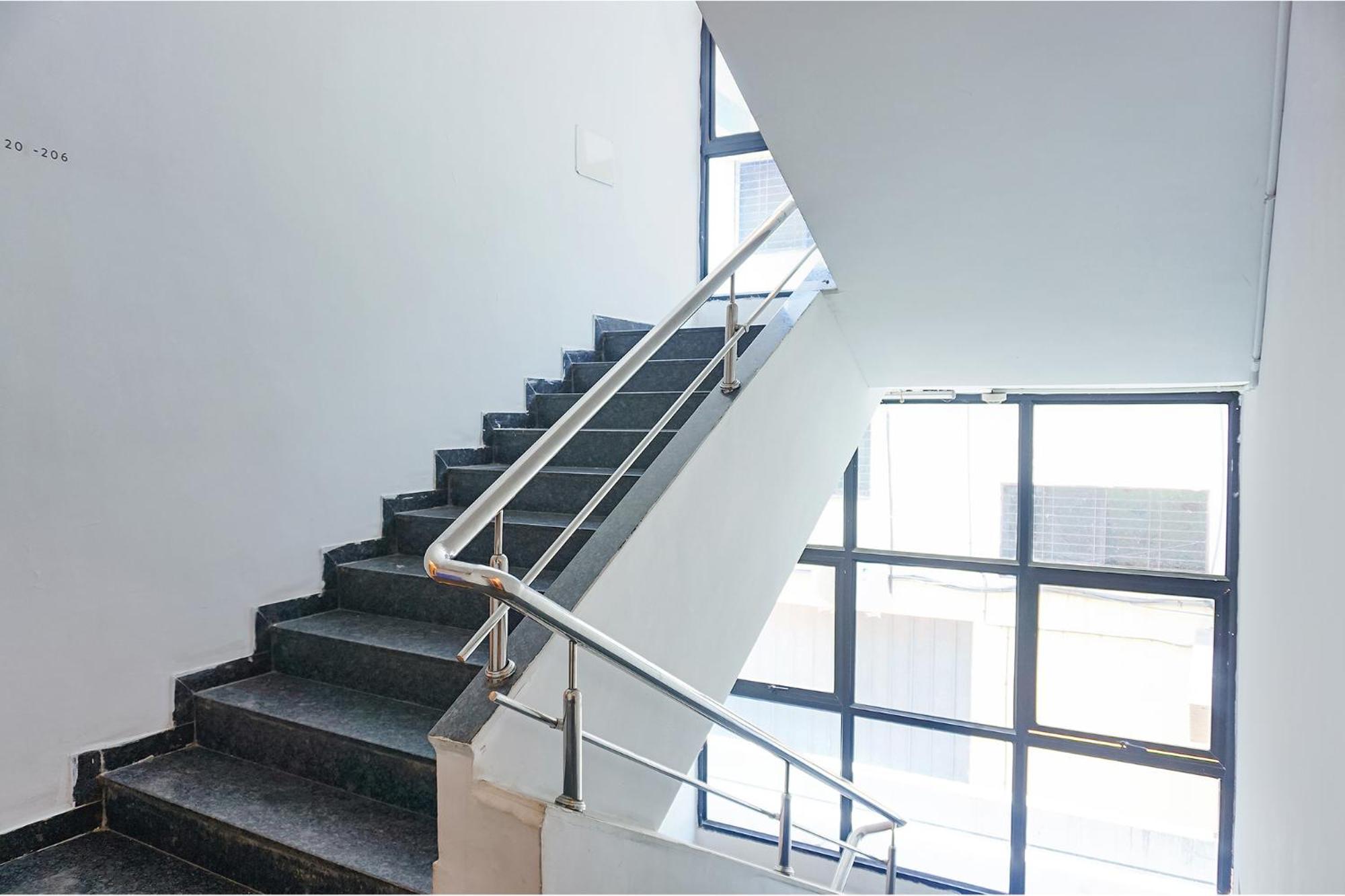 Fabhotel Aura Homes - Nr Khandoba Mandir Pimpri-Chinchwad エクステリア 写真