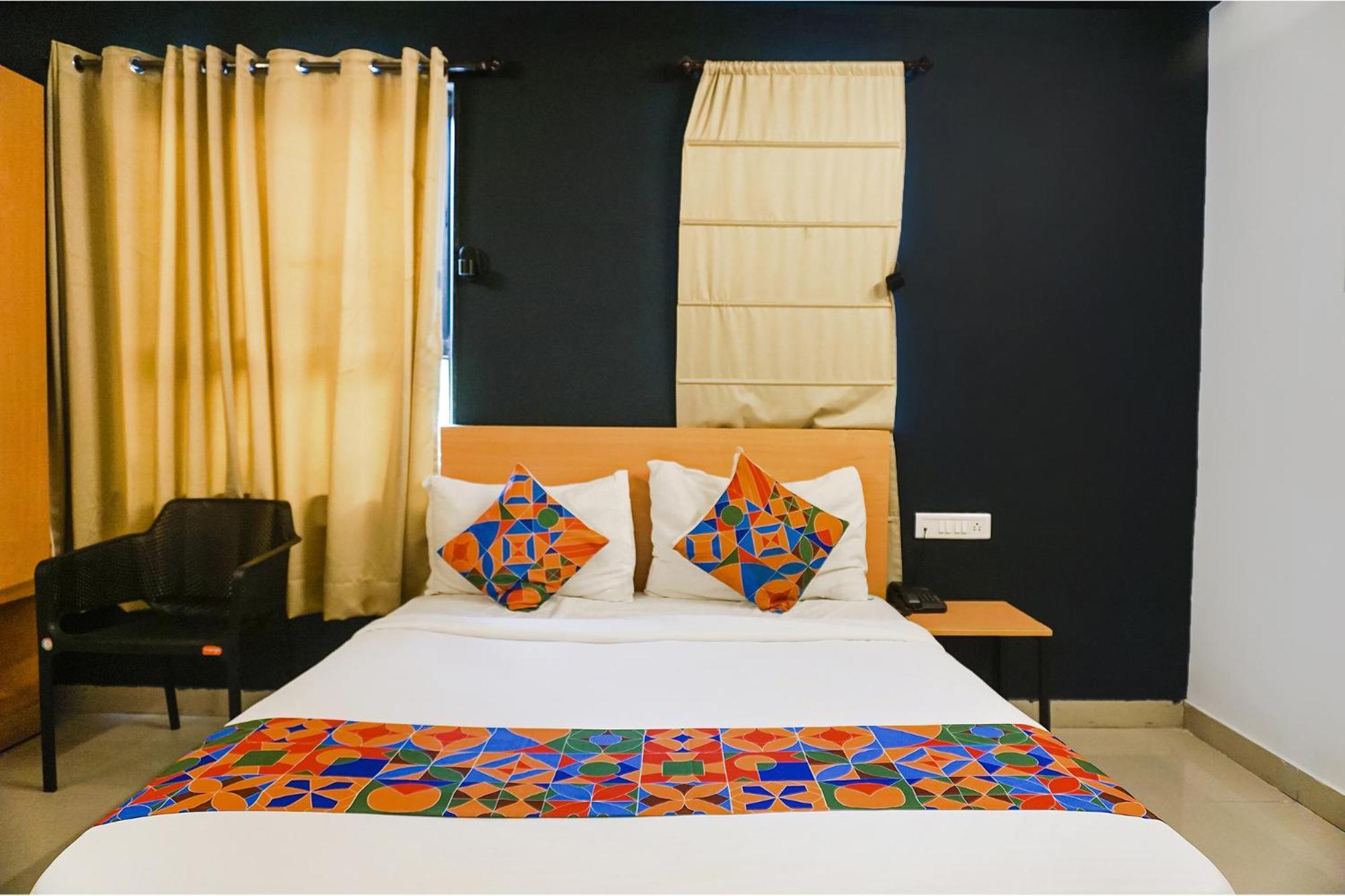 Fabhotel Aura Homes - Nr Khandoba Mandir Pimpri-Chinchwad エクステリア 写真